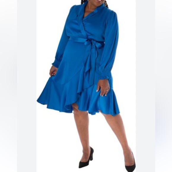 NWT Taylor Plus Long Sleeve Satin Wrap Dress Bright Blue Size 18W - Picture 1 of 11